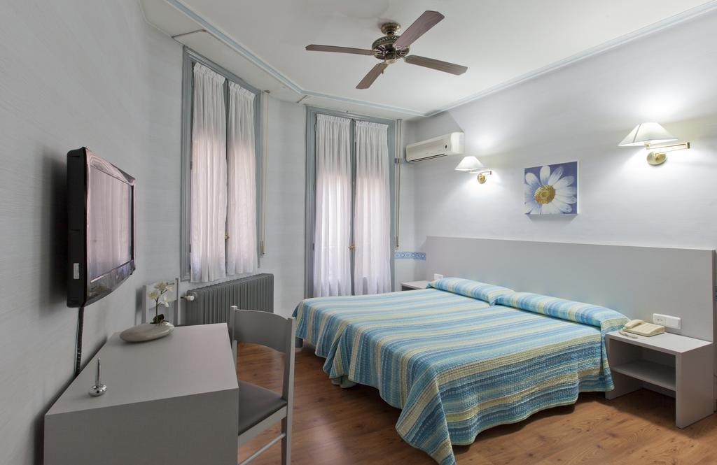 Hostal Andorra 마드리드 외부 사진